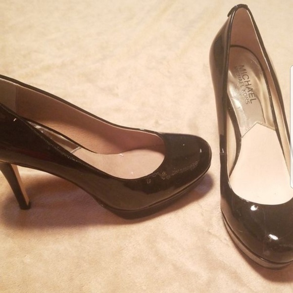 Heels - Picture 2 of 4